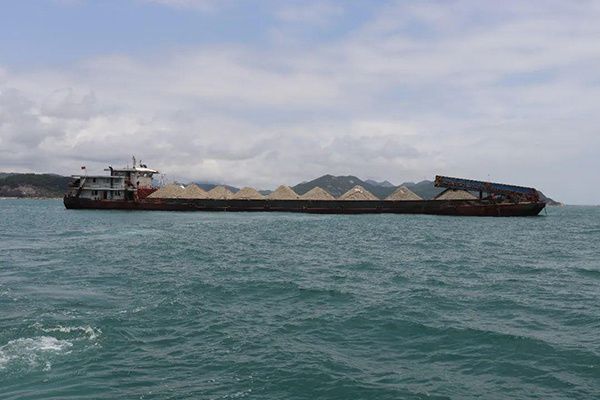 運輸時長縮短20% 船運成本降低50%！開啟“糧出砂進”江海直達物流大循環模式